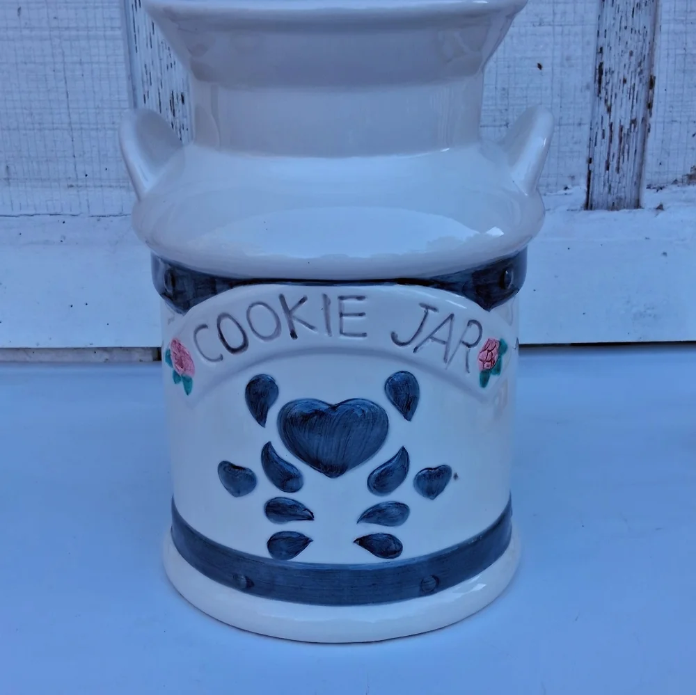 Elegant Ceramic Cookie Jar with Blue Accents - Picture 7 of 10